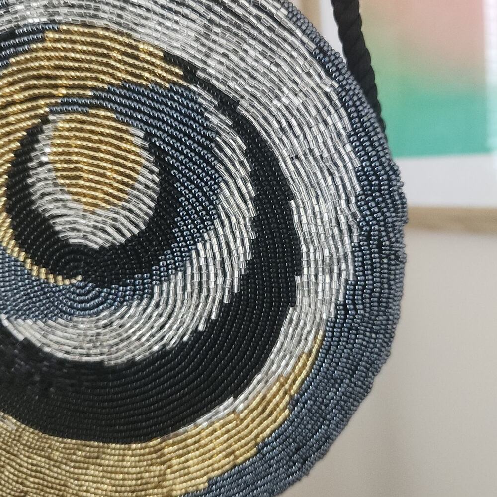 Beaded Geometric Pattern Circle Purse - image 2